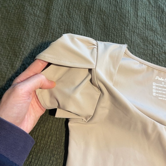 Short Sleeve Nude bodysuit - Picture 5 of 7